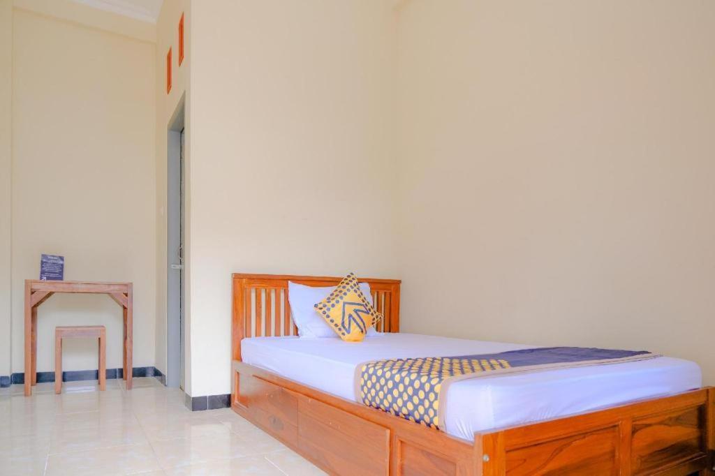 Oyo 2826 Panderman Residence Blitar Exterior foto