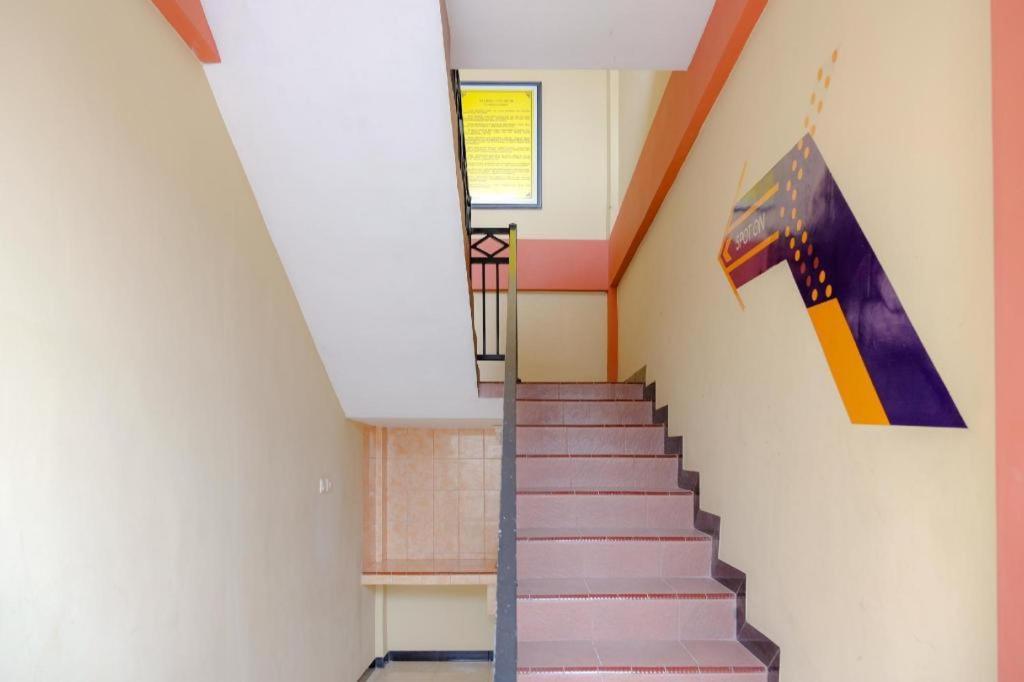 Oyo 2826 Panderman Residence Blitar Exterior foto